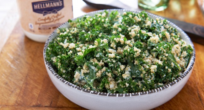 Salade de quinoa et de chou frisé aux fines herbes