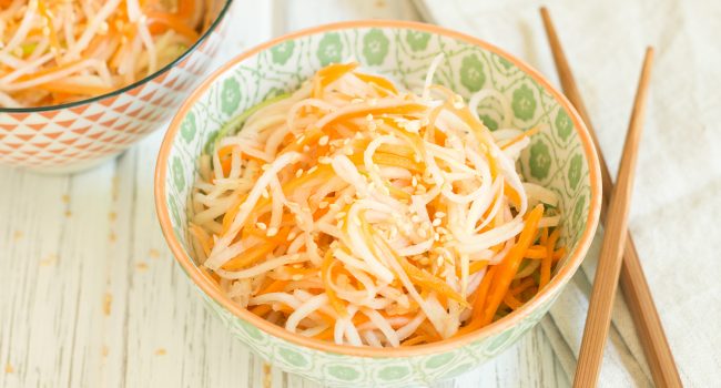 Salade de chou-rave style asiatique