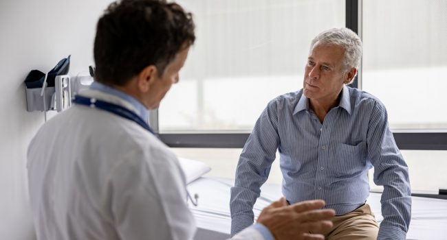 Les symptômes à ne pas ignorer en vieillissant, selon un médecin de famille