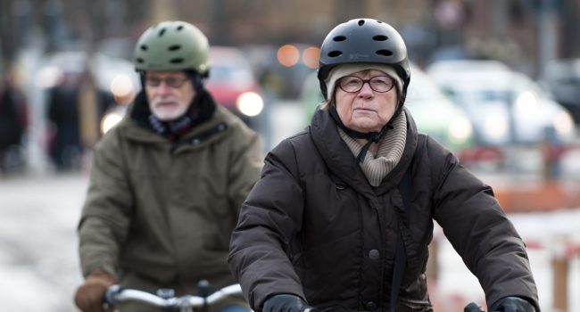 Habiter pleinement sa ville : trois mythes à déconstruire sur la mobilité des aînés