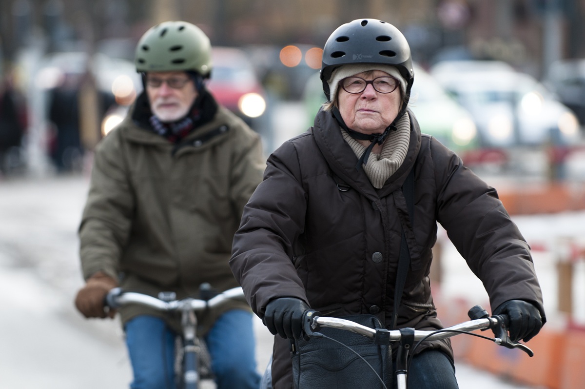 Habiter pleinement sa ville : trois mythes à déconstruire sur la mobilité des aînés