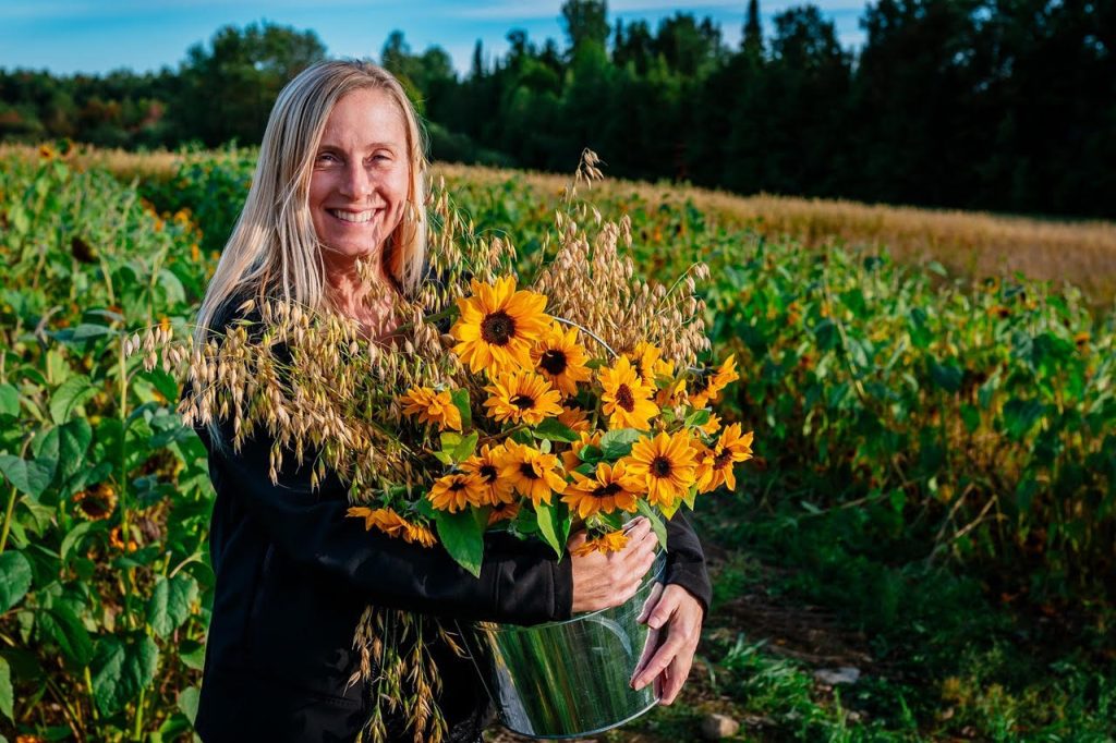Charlène Audrey Chouinard est floricultrice, à la barre de la ferme florale Libella. 