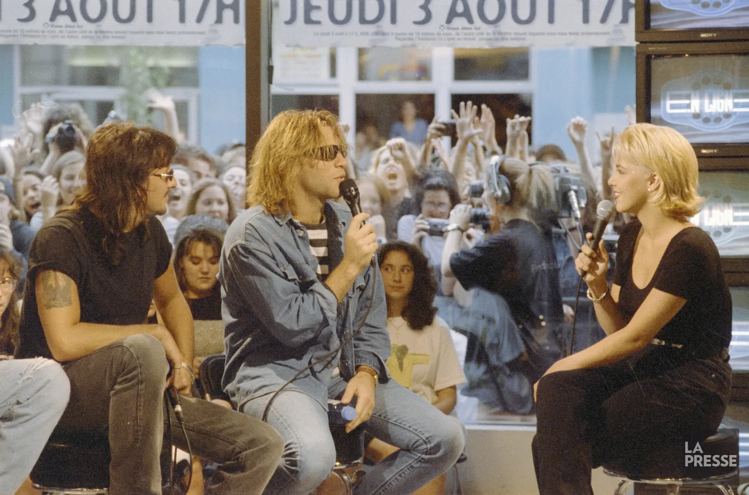 Véronique Cloutier en entrevue avec Jon Bon Jovi aux locaux de Musique Plus en 1995.