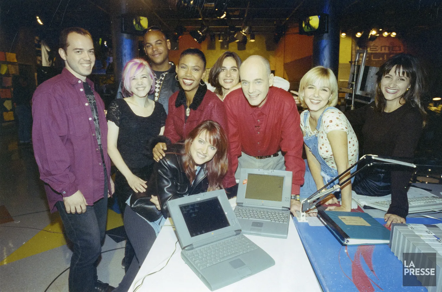 Plusieurs personnalités, dont Claude Rajotte, Geneviève Borne, Véronique Cloutier, Philippe Fehmiu et Anne-Marie Losique aux locaux de Musique Plus en 1995.