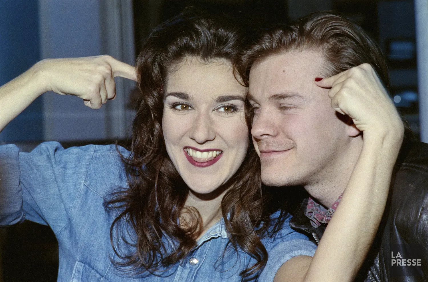 Céline Dion et le réalisateur Alain DesRochers dans les studiops de Musique Plus en 1992.